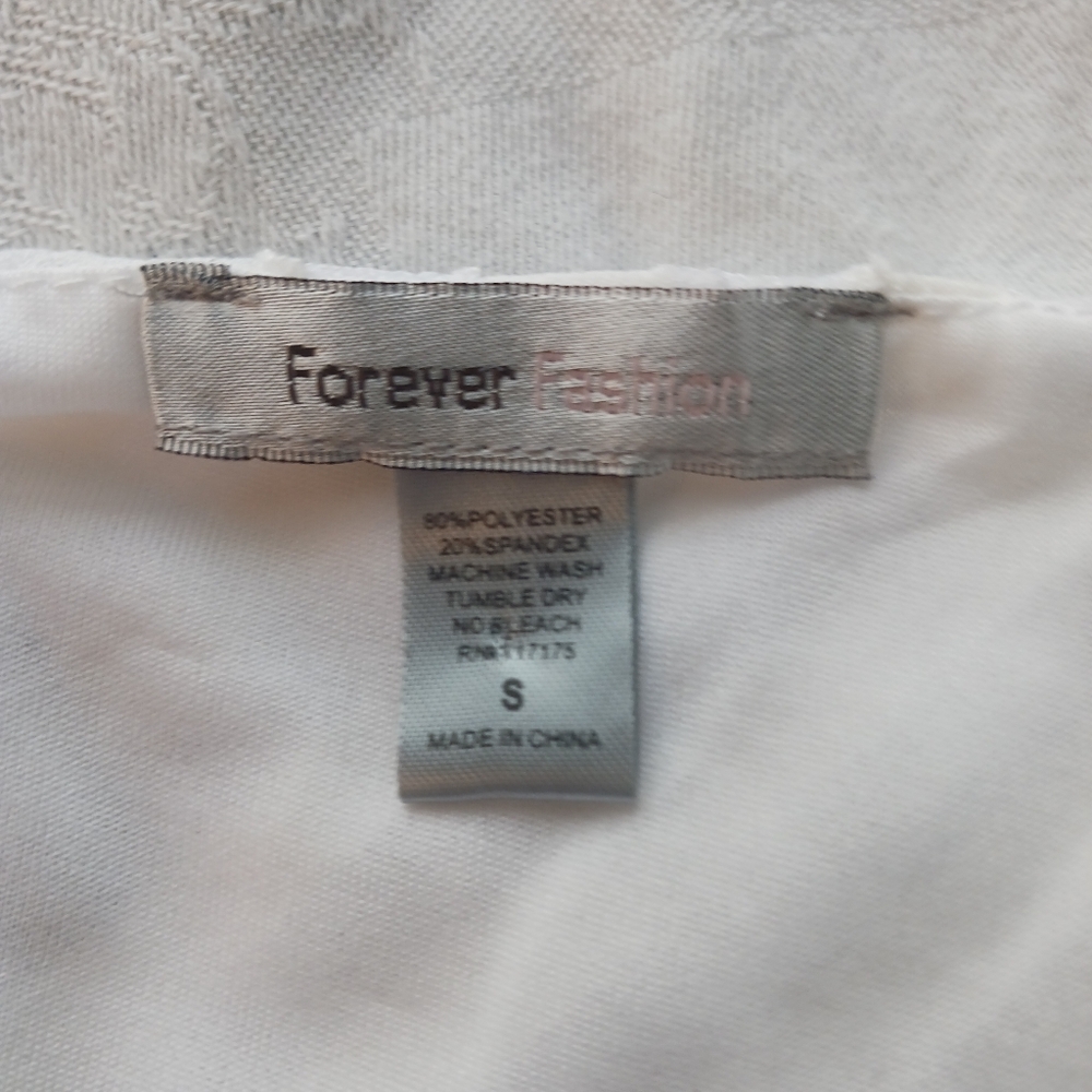 Forever Fashion Ruffled Top - Picture 3 of 3